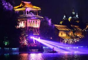 【重磅】今晚，國際光影藝術(shù)節(jié)點(diǎn)燈儀式在天鵝湖濕地公園舉行！